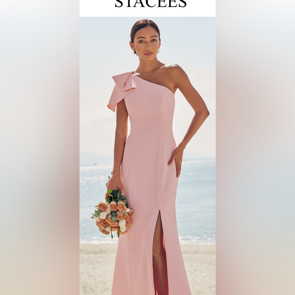Bridesmaid dress. Never worn. Found another dress and can’t return